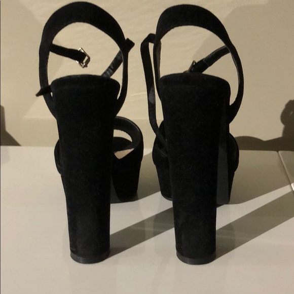 Black heels - Picture 3 of 4